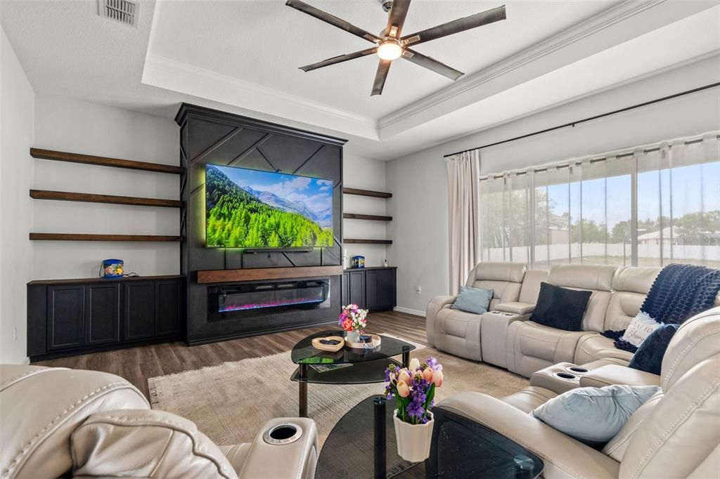 En Venta: $635,000 (5 camas, 3 baños, 3514 Pies cuadrados)