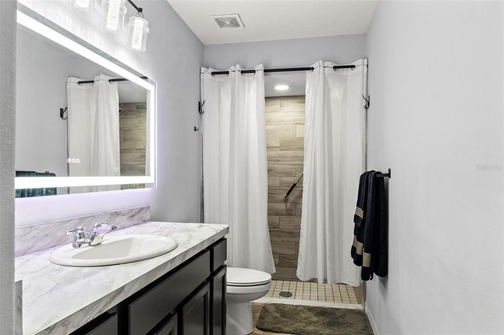 En Venta: $635,000 (5 camas, 3 baños, 3514 Pies cuadrados)