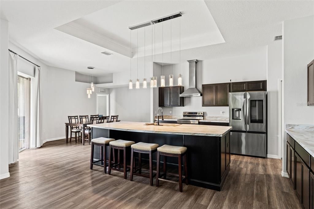 En Venta: $635,000 (5 camas, 3 baños, 3514 Pies cuadrados)