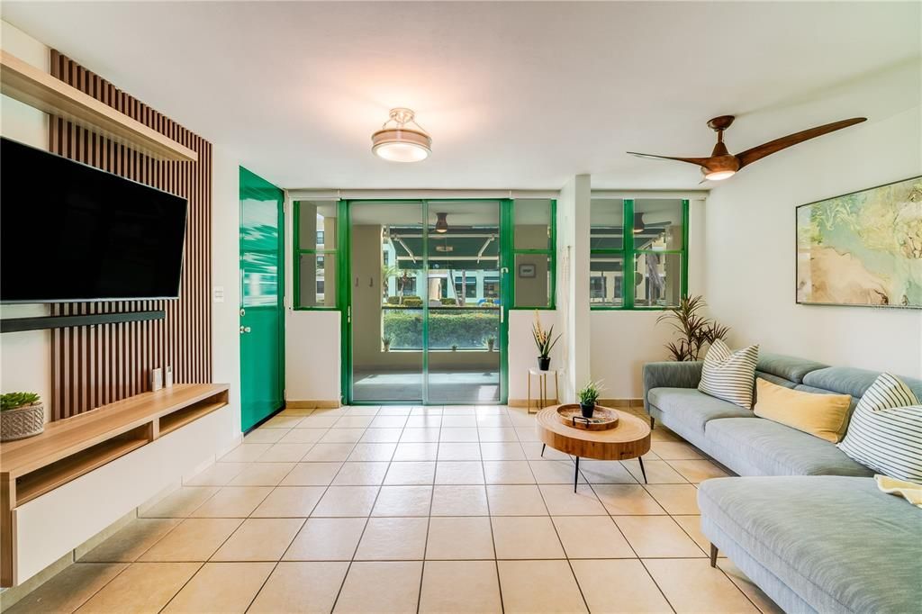 For Sale: $369,000 (3 beds, 2 baths, 1168 Square Feet)