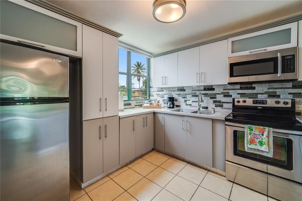 For Sale: $369,000 (3 beds, 2 baths, 1168 Square Feet)