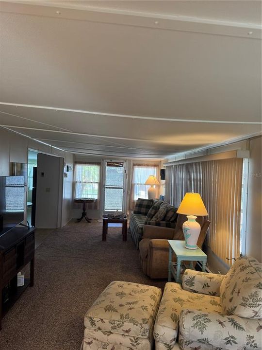 For Sale: $115,000 (2 beds, 1 baths, 460 Square Feet)
