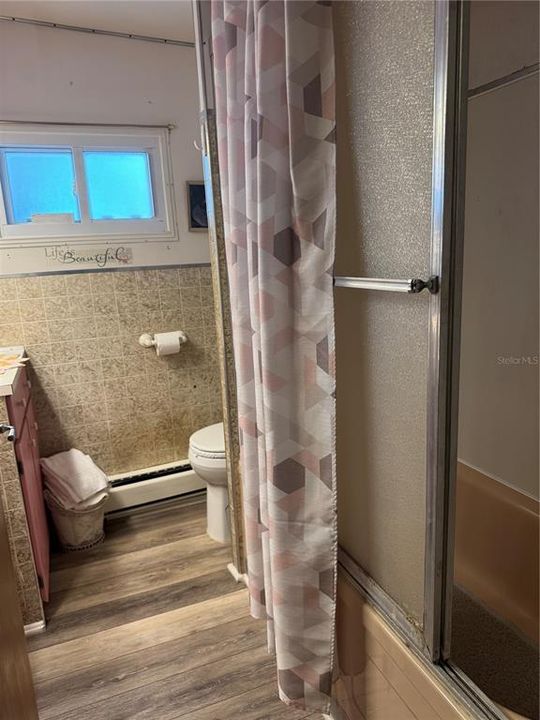 For Sale: $115,000 (2 beds, 1 baths, 460 Square Feet)