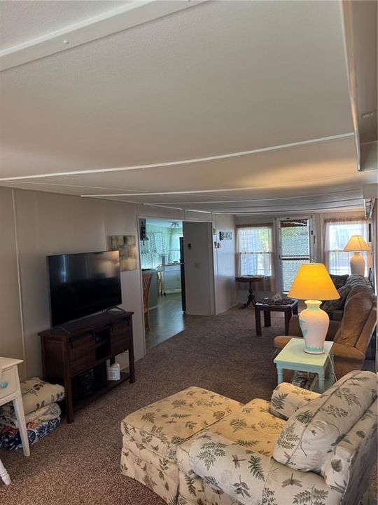 For Sale: $115,000 (2 beds, 1 baths, 460 Square Feet)