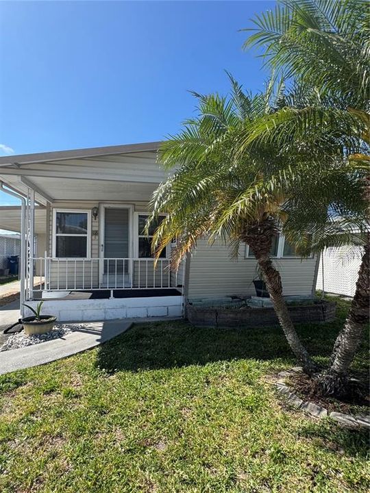 For Sale: $115,000 (2 beds, 1 baths, 460 Square Feet)