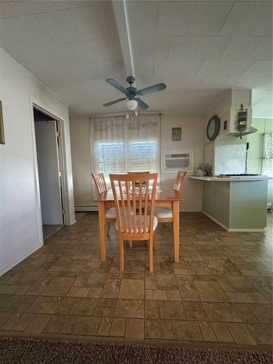 For Sale: $115,000 (2 beds, 1 baths, 460 Square Feet)