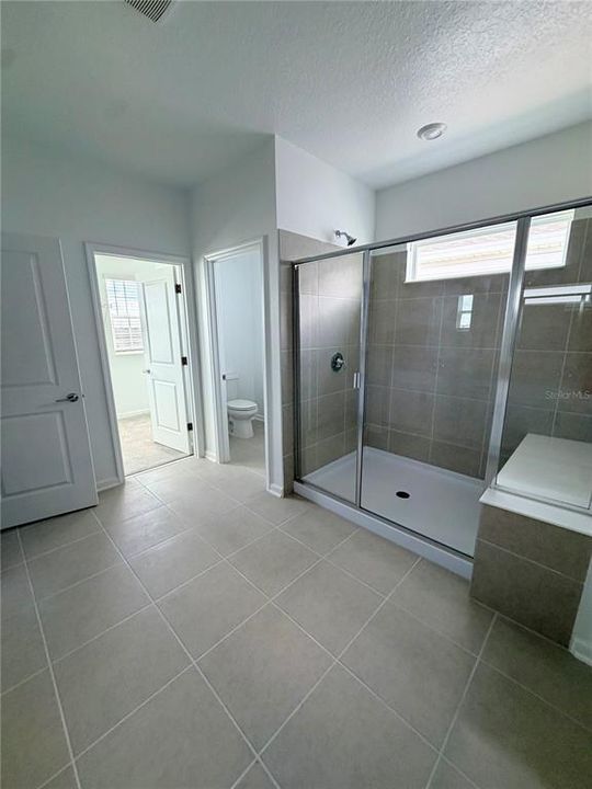 For Rent: $2,800 (4 beds, 2 baths, 2731 Square Feet)