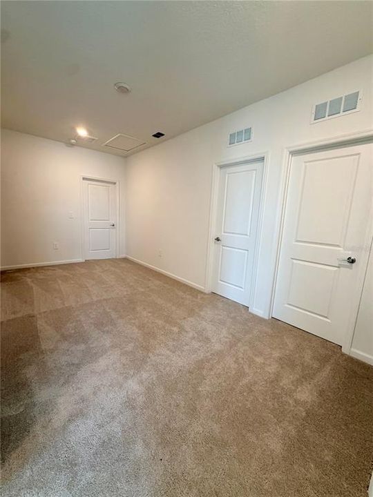 For Rent: $2,800 (4 beds, 2 baths, 2731 Square Feet)