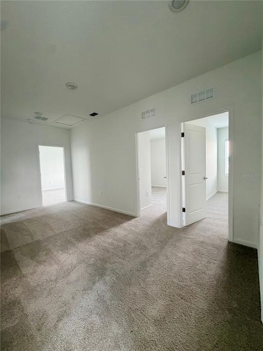 For Rent: $2,800 (4 beds, 2 baths, 2731 Square Feet)