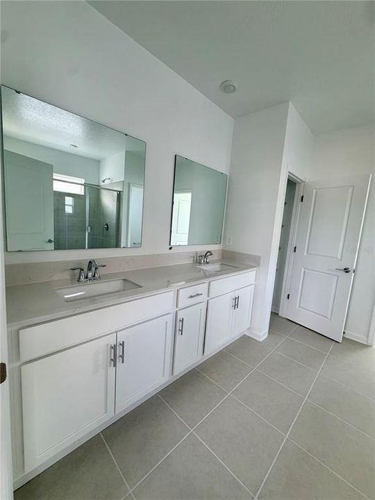 For Rent: $2,800 (4 beds, 2 baths, 2731 Square Feet)
