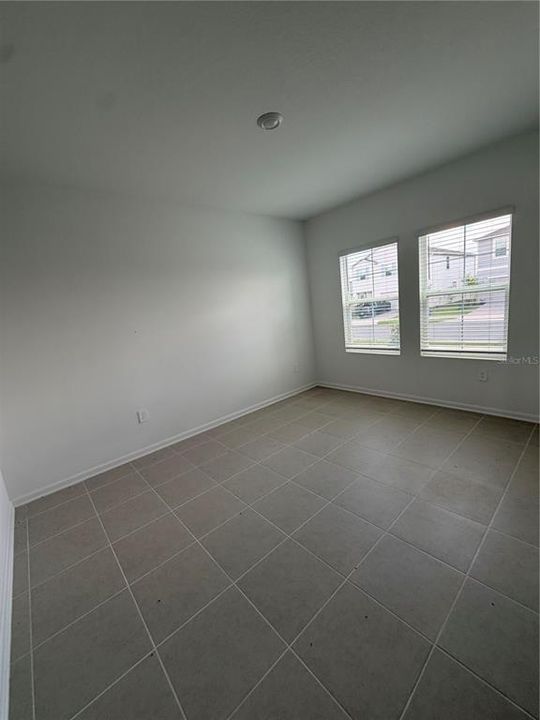 For Rent: $2,800 (4 beds, 2 baths, 2731 Square Feet)