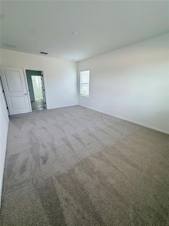 For Rent: $2,800 (4 beds, 2 baths, 2731 Square Feet)