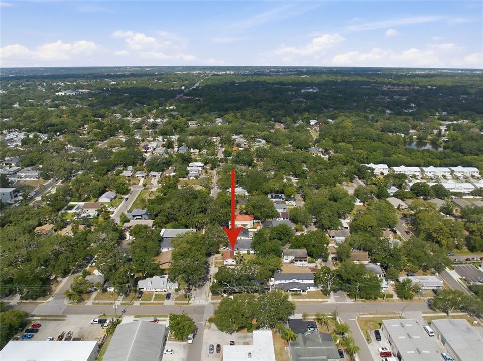 Active With Contract: $325,000 (2 beds, 1 baths, 936 Square Feet)