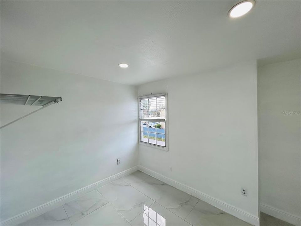 For Rent: $1,300 (2 beds, 1 baths, 780 Square Feet)