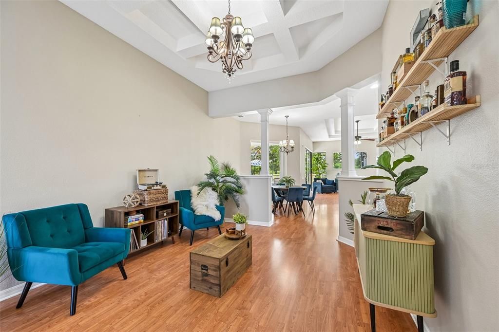 Activo con contrato: $562,000 (4 camas, 3 baños, 2242 Pies cuadrados)