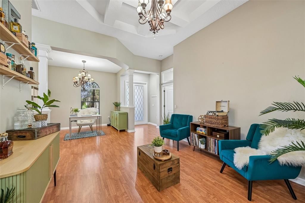 Activo con contrato: $562,000 (4 camas, 3 baños, 2242 Pies cuadrados)
