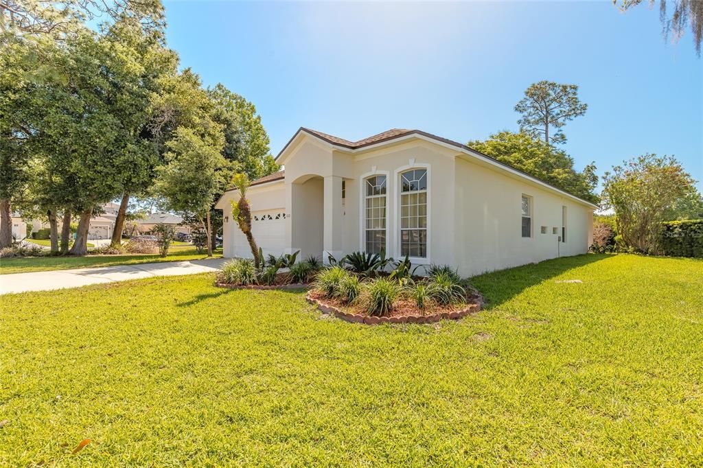 Active With Contract: $2,375 (4 beds, 2 baths, 2011 Square Feet)