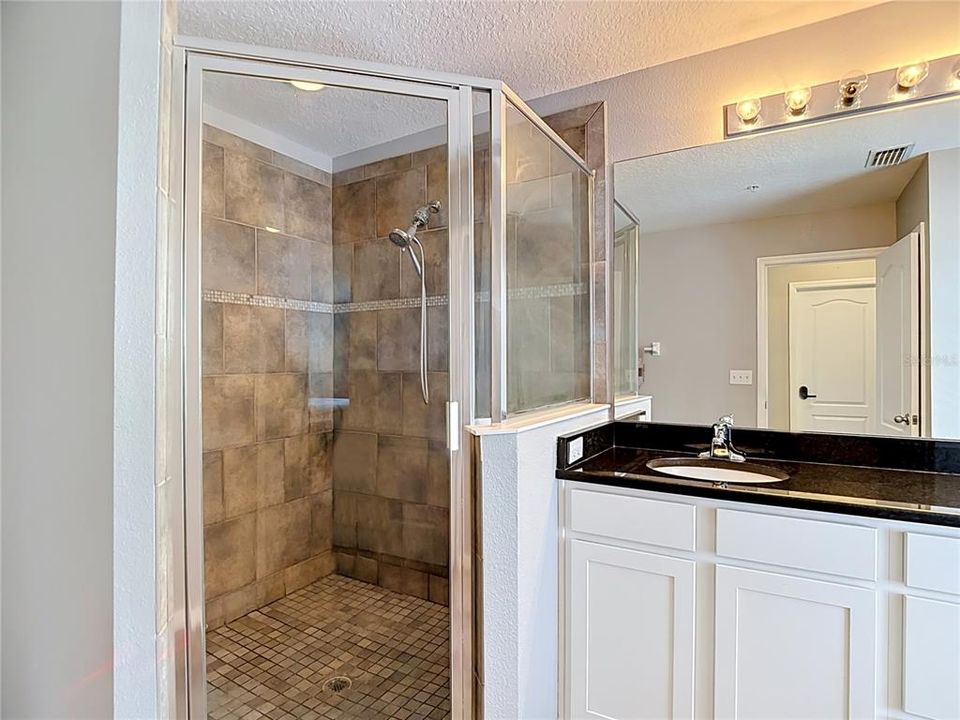 En Venta: $315,000 (3 camas, 2 baños, 1897 Pies cuadrados)
