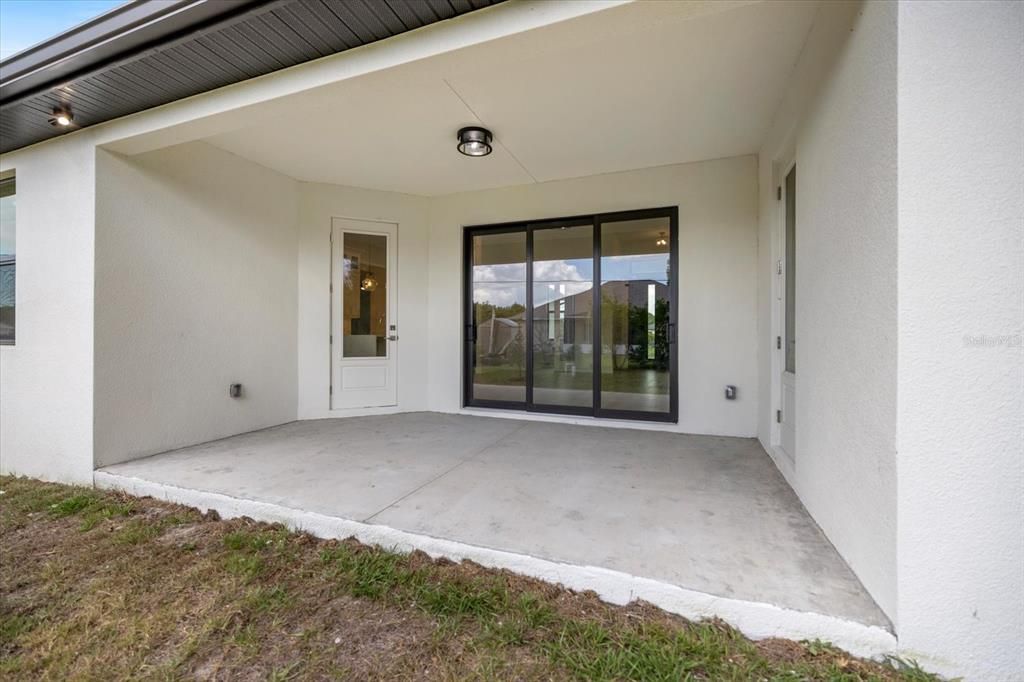 En Venta: $429,000 (3 camas, 2 baños, 1985 Pies cuadrados)