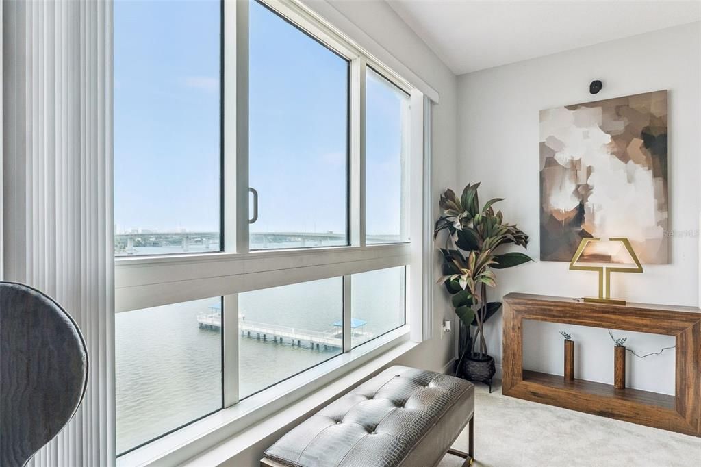 For Sale: $547,000 (3 beds, 3 baths, 2085 Square Feet)