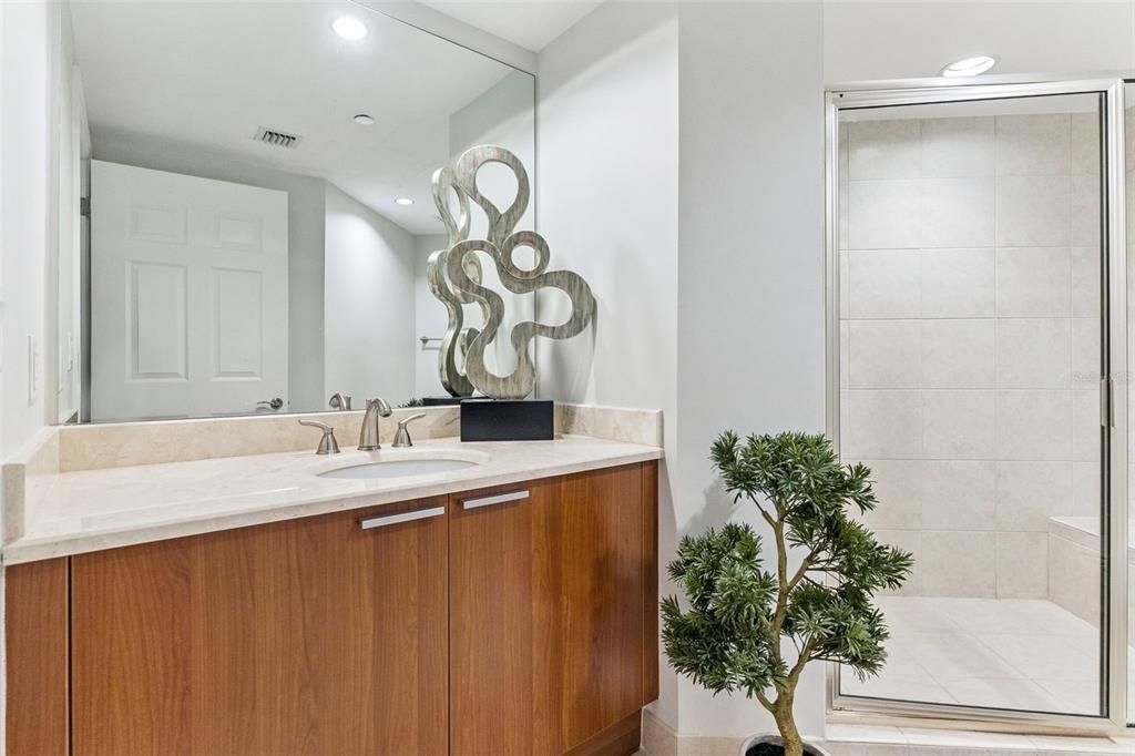 For Sale: $547,000 (3 beds, 3 baths, 2085 Square Feet)
