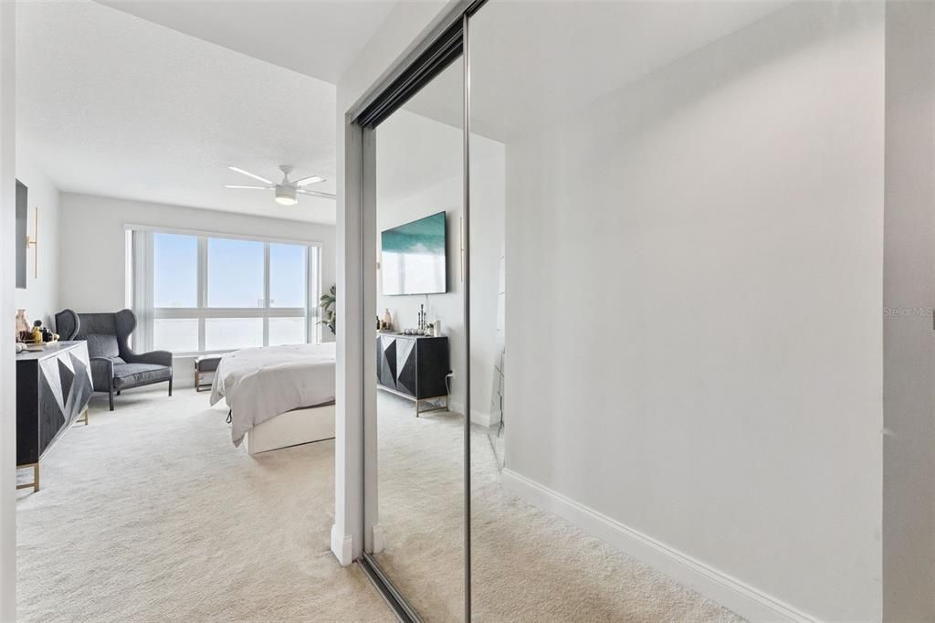 For Sale: $547,000 (3 beds, 3 baths, 2085 Square Feet)