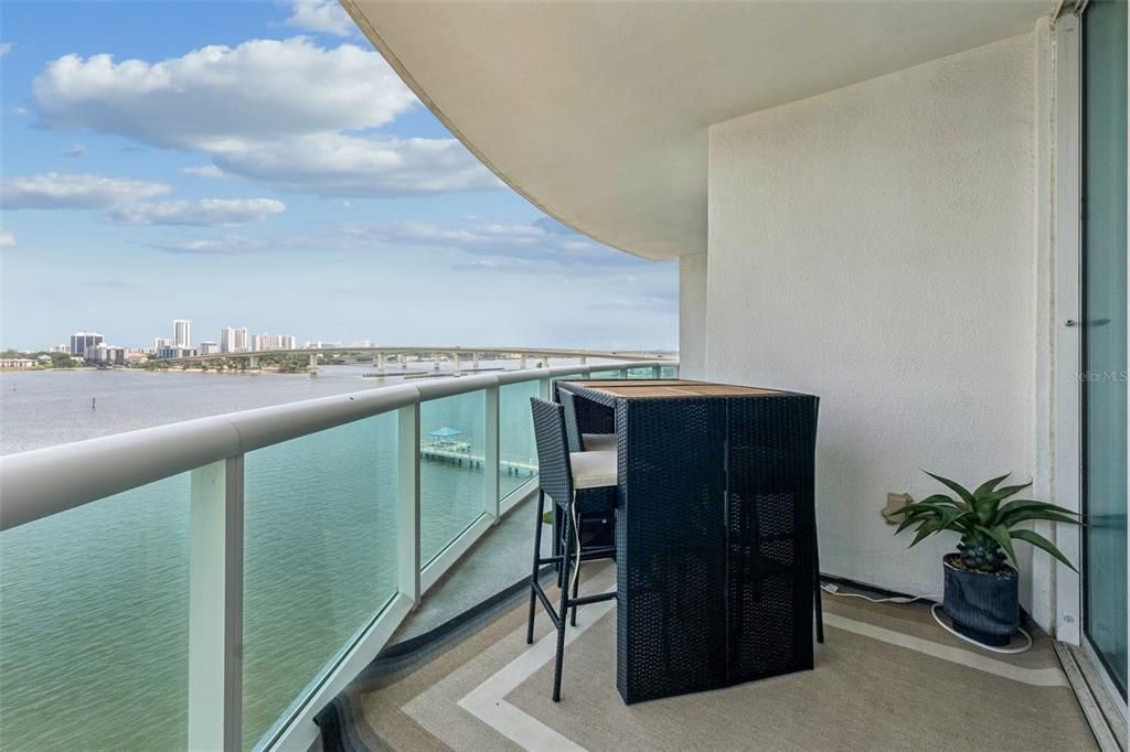 For Sale: $547,000 (3 beds, 3 baths, 2085 Square Feet)