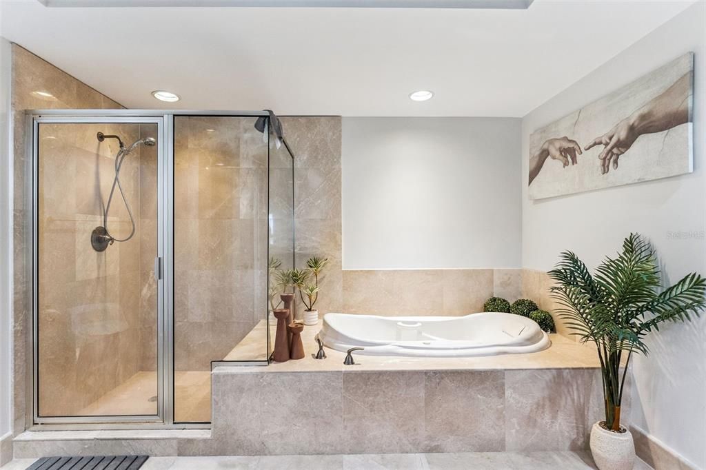 For Sale: $547,000 (3 beds, 3 baths, 2085 Square Feet)