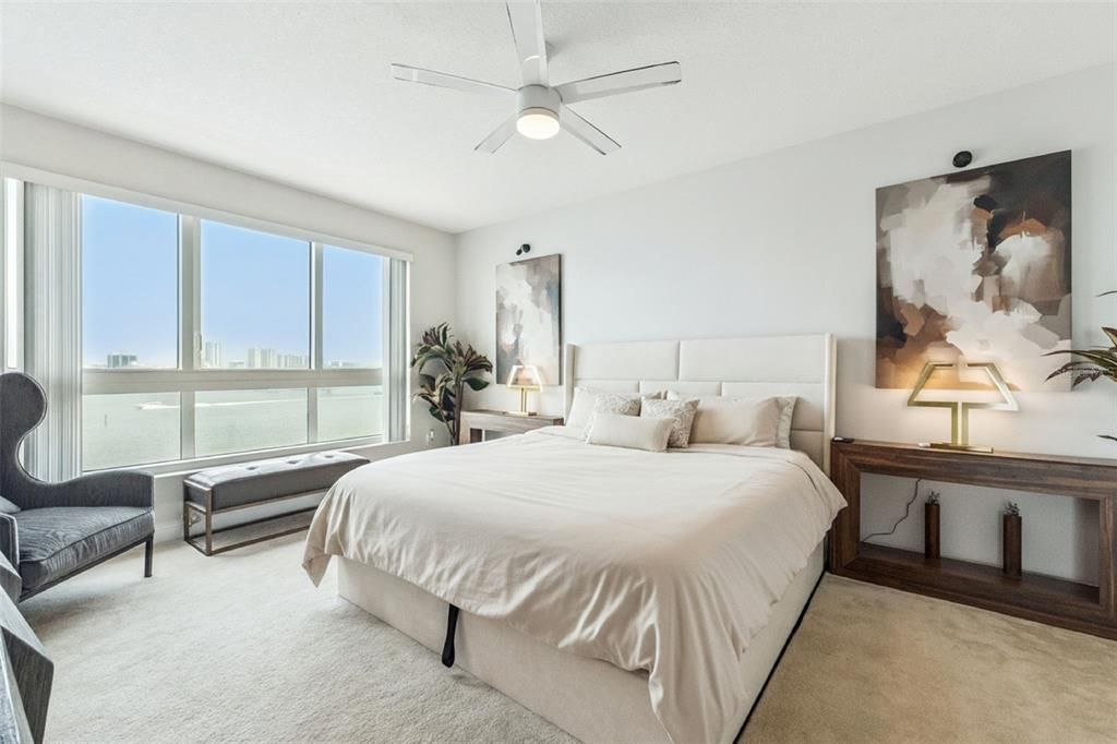 For Sale: $547,000 (3 beds, 3 baths, 2085 Square Feet)
