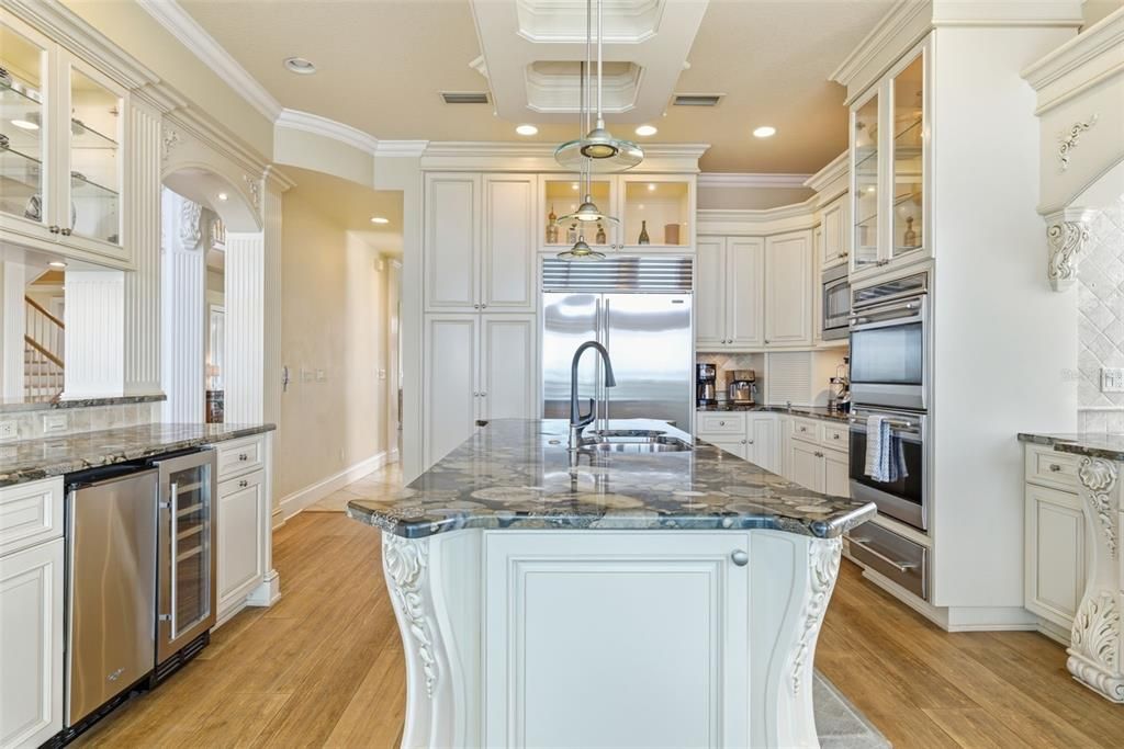 For Sale: $3,849,000 (5 beds, 6 baths, 5024 Square Feet)