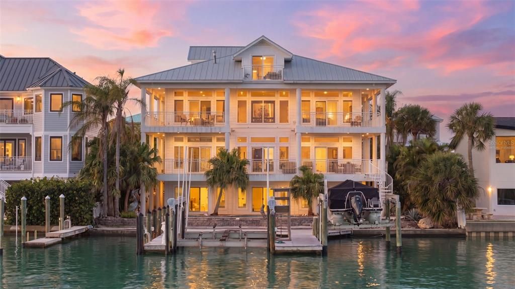 For Sale: $3,849,000 (5 beds, 6 baths, 5024 Square Feet)