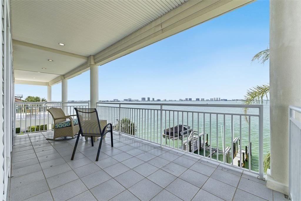 For Sale: $3,849,000 (5 beds, 6 baths, 5024 Square Feet)