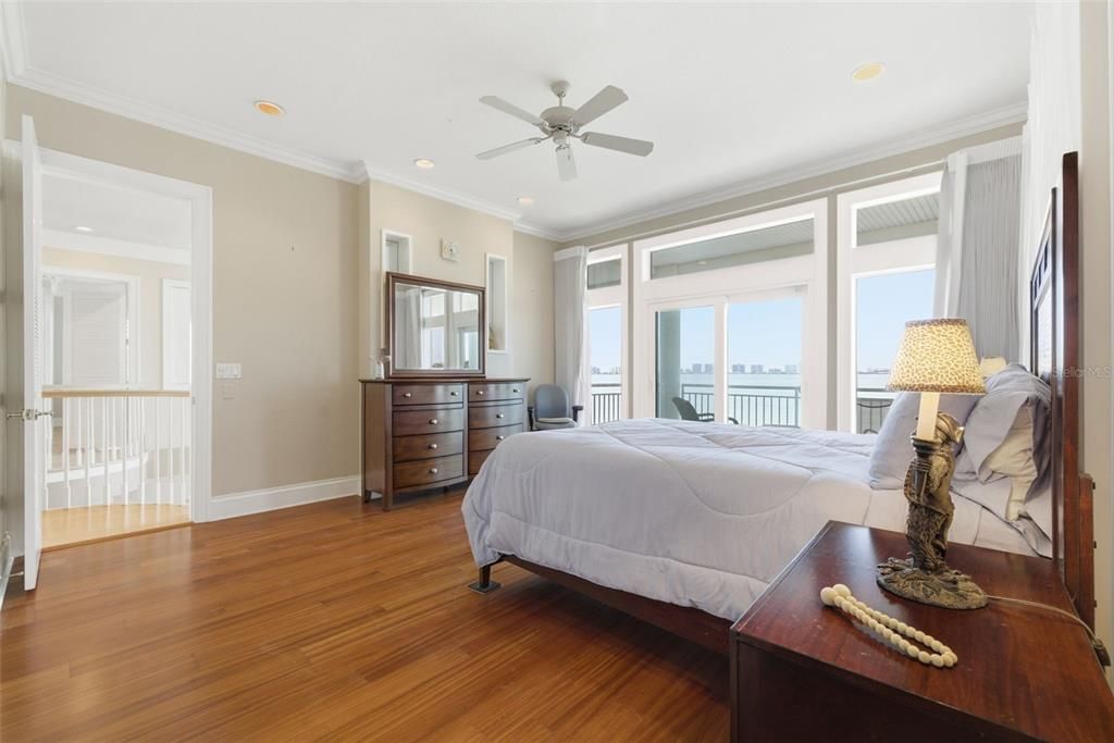 For Sale: $3,849,000 (5 beds, 6 baths, 5024 Square Feet)