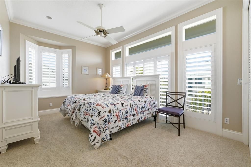 For Sale: $3,849,000 (5 beds, 6 baths, 5024 Square Feet)