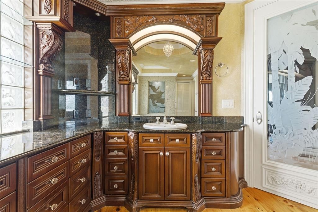 For Sale: $3,849,000 (5 beds, 6 baths, 5024 Square Feet)
