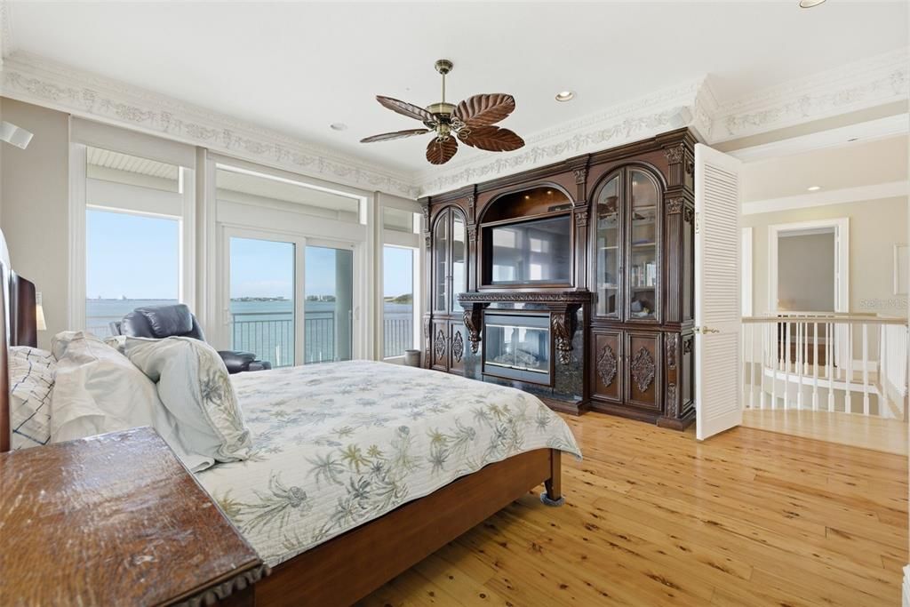 For Sale: $3,849,000 (5 beds, 6 baths, 5024 Square Feet)