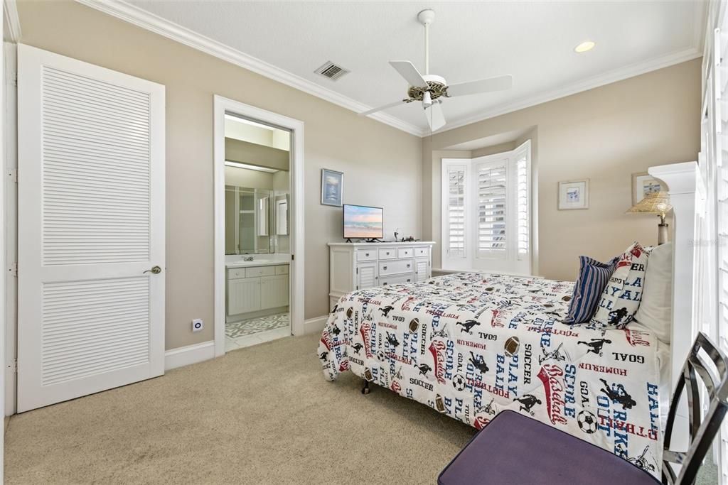 For Sale: $3,849,000 (5 beds, 6 baths, 5024 Square Feet)