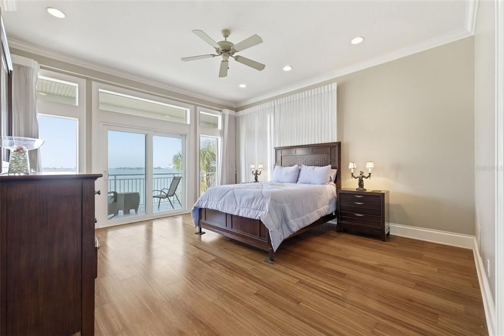 For Sale: $3,849,000 (5 beds, 6 baths, 5024 Square Feet)