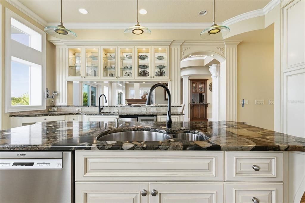 For Sale: $3,849,000 (5 beds, 6 baths, 5024 Square Feet)