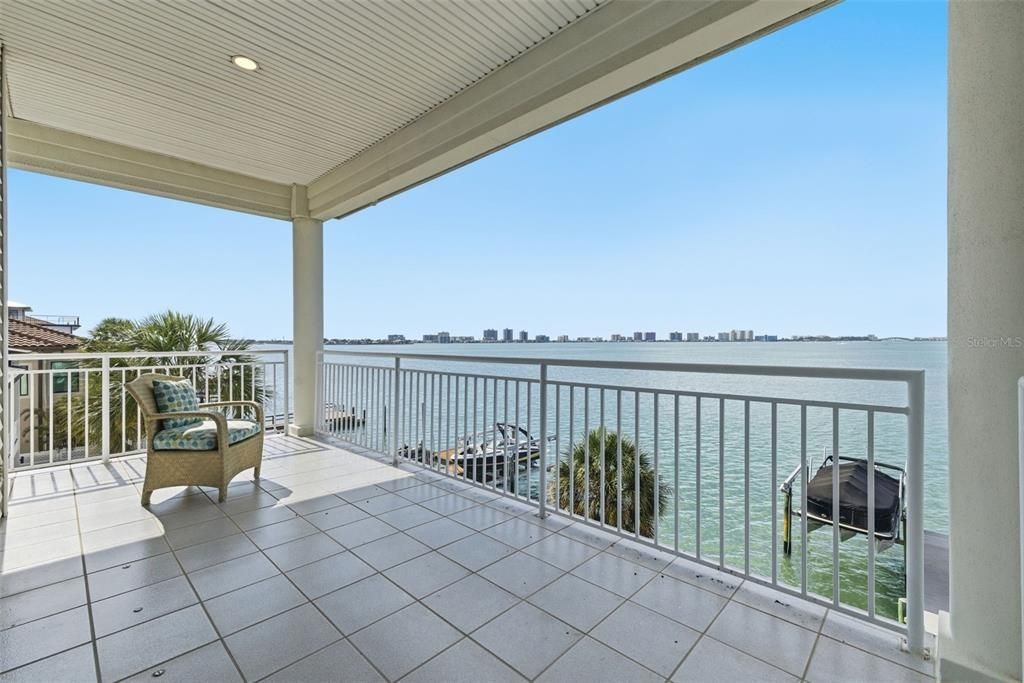For Sale: $3,849,000 (5 beds, 6 baths, 5024 Square Feet)