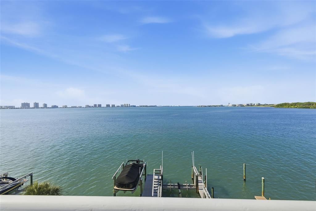 For Sale: $3,849,000 (5 beds, 6 baths, 5024 Square Feet)