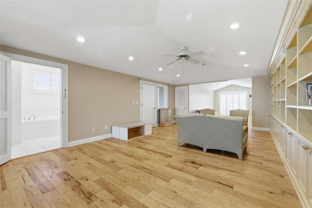 For Sale: $3,849,000 (5 beds, 6 baths, 5024 Square Feet)