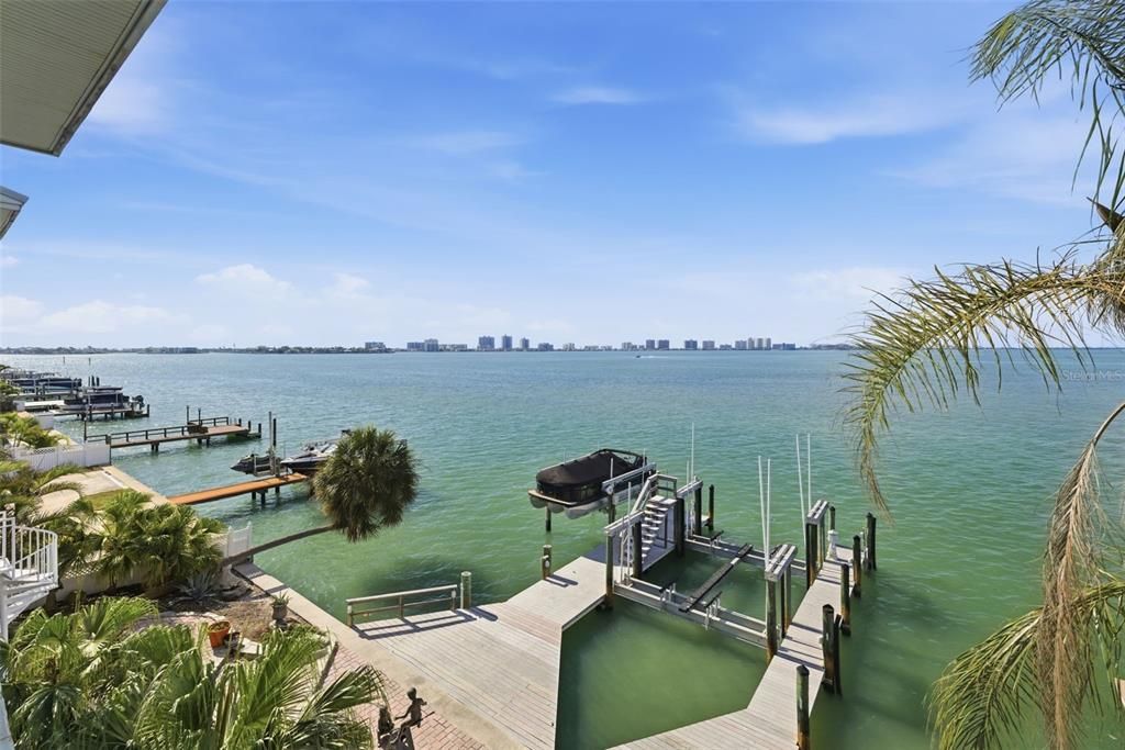 For Sale: $3,849,000 (5 beds, 6 baths, 5024 Square Feet)