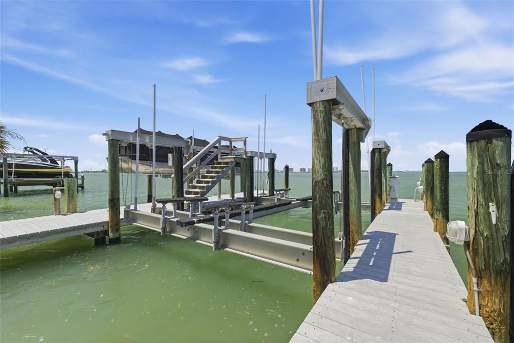 For Sale: $3,849,000 (5 beds, 6 baths, 5024 Square Feet)