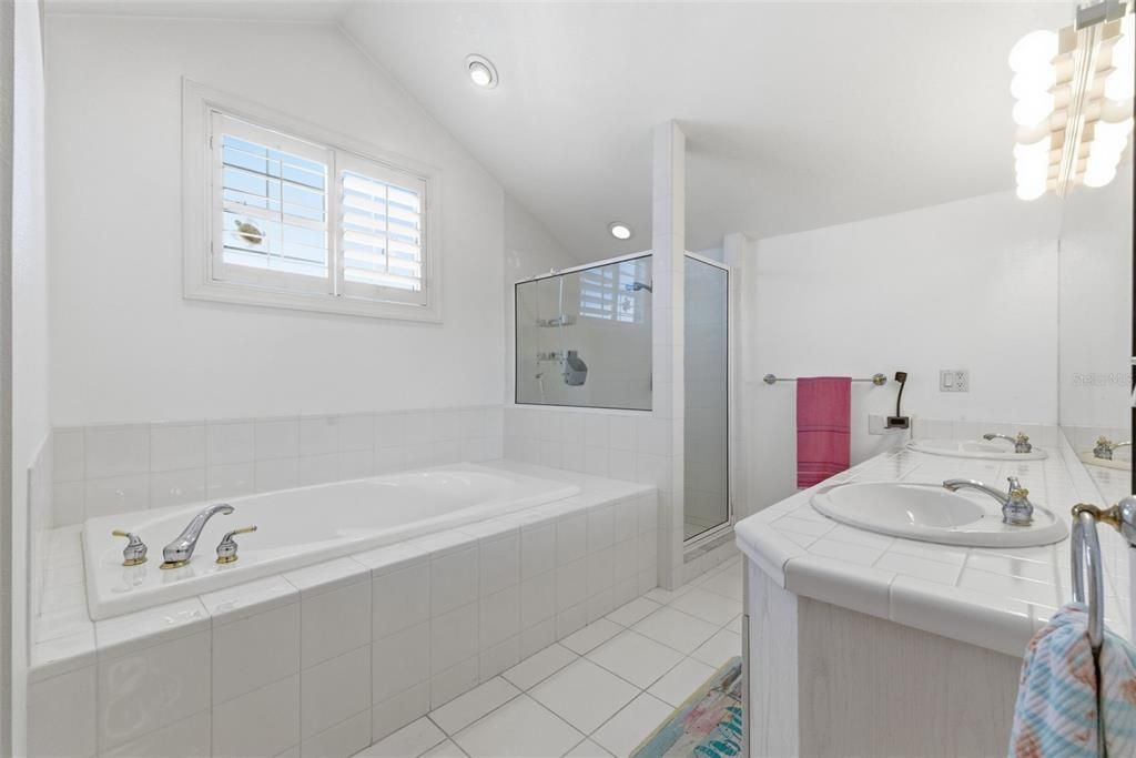 For Sale: $3,849,000 (5 beds, 6 baths, 5024 Square Feet)