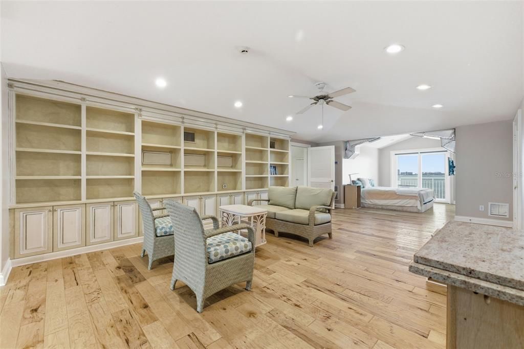 For Sale: $3,849,000 (5 beds, 6 baths, 5024 Square Feet)