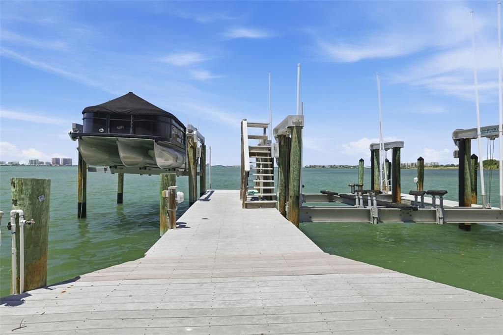 For Sale: $3,849,000 (5 beds, 6 baths, 5024 Square Feet)