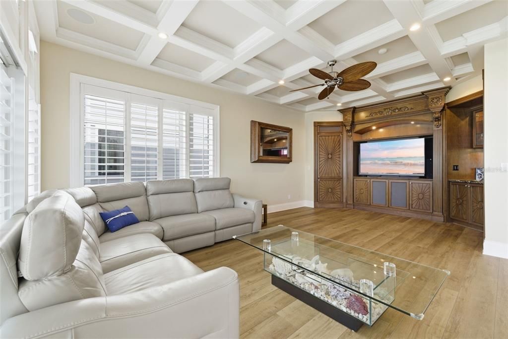 For Sale: $3,849,000 (5 beds, 6 baths, 5024 Square Feet)