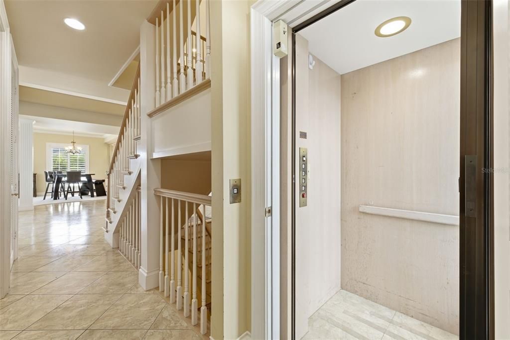 For Sale: $3,849,000 (5 beds, 6 baths, 5024 Square Feet)