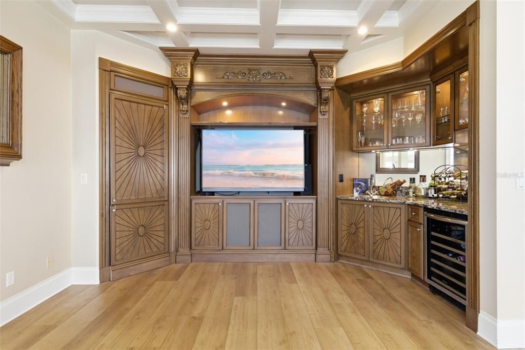 For Sale: $3,849,000 (5 beds, 6 baths, 5024 Square Feet)